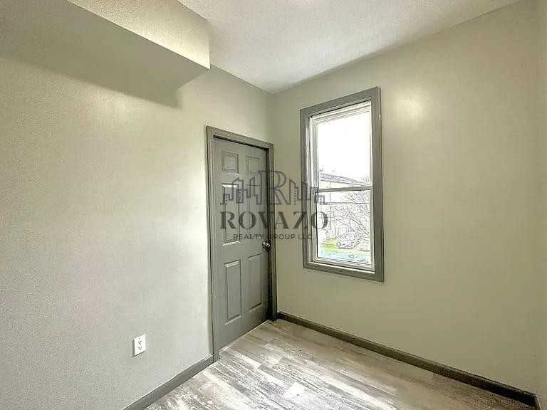 306 South 6th Street #3 - Photo 4 of 6