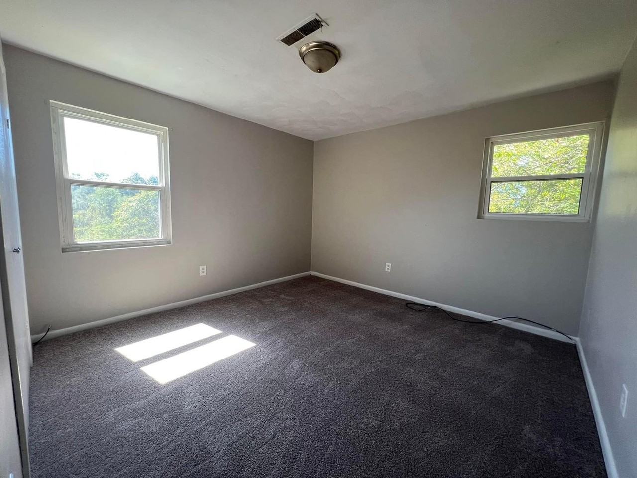 3802 Panorama Ave NW - Photo 5 of 7