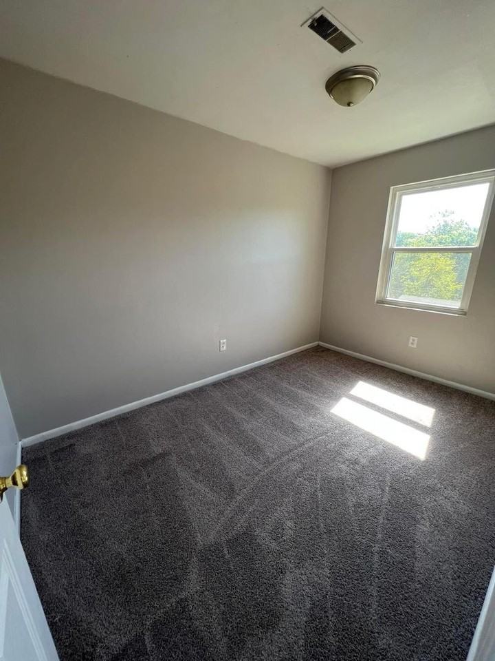 3802 Panorama Ave NW - Photo 6 of 7