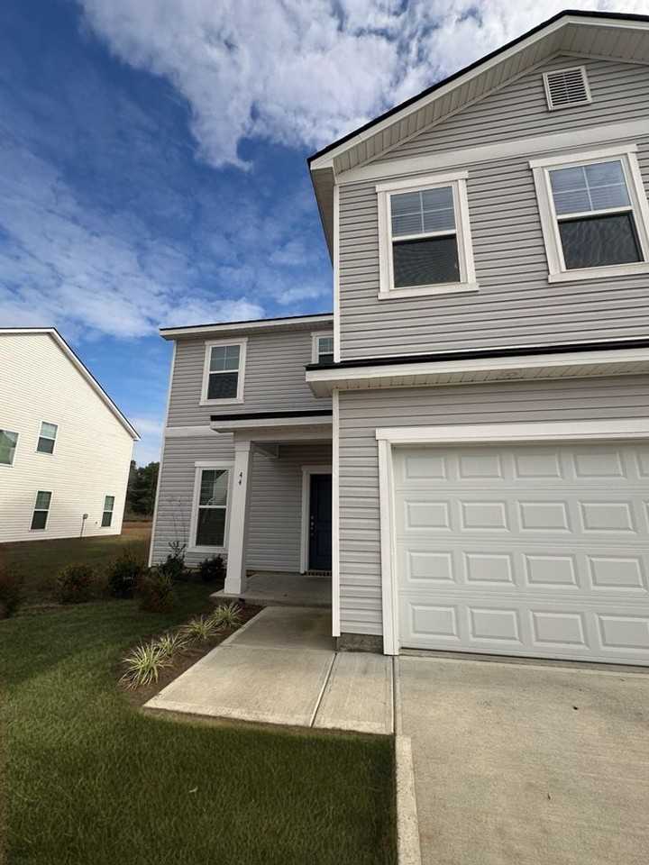 44 Jazz Dr - Photo 2 of 37