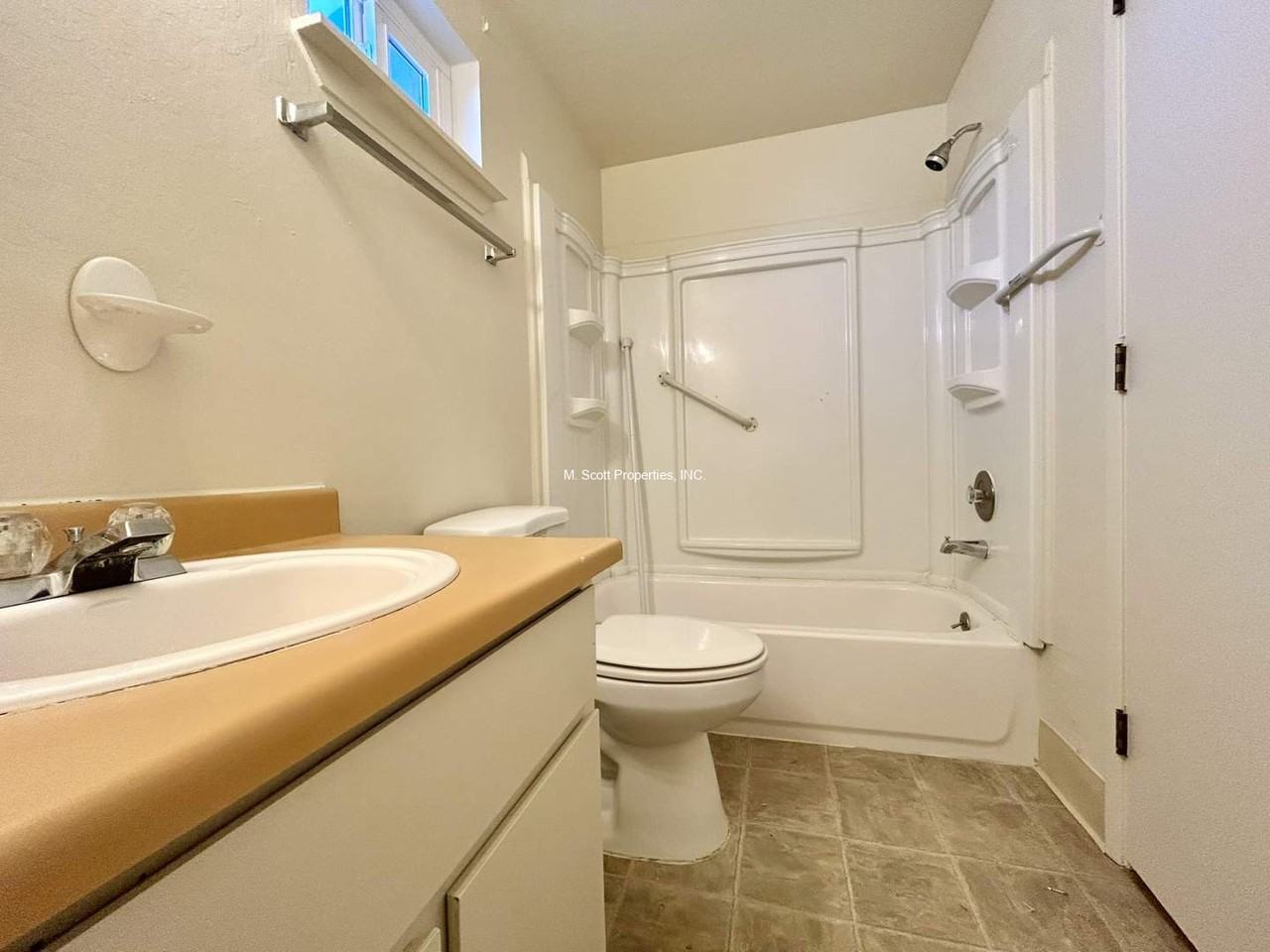 1476 Hussman Ave #C - Photo 3 of 12