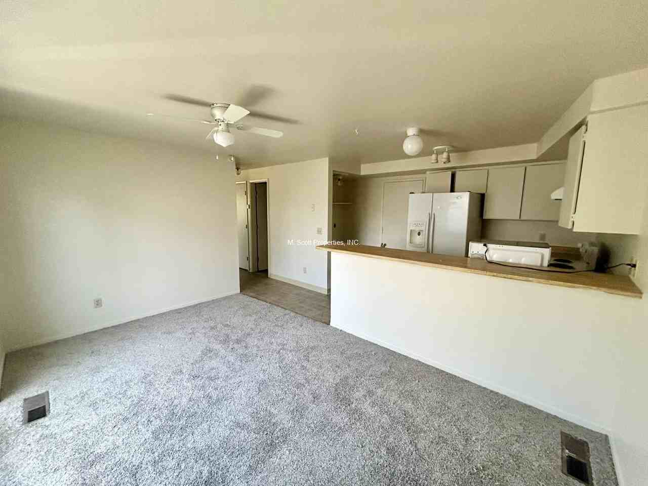 1476 Hussman Ave #C - Photo 4 of 12