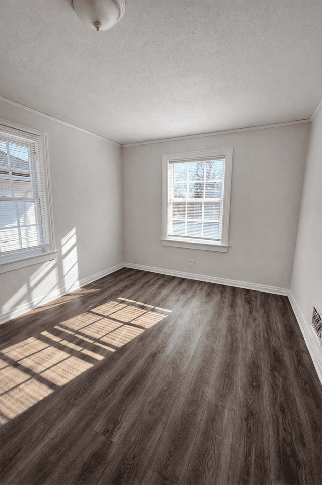 1004 Linda Vista Ave #4 - Photo 3 of 5