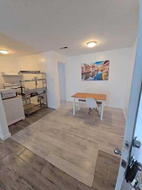 2222 Jordan Ln Sw #G - Photo 5 of 12