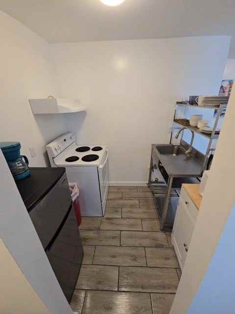 2222 Jordan Ln Sw #G - Photo 7 of 12