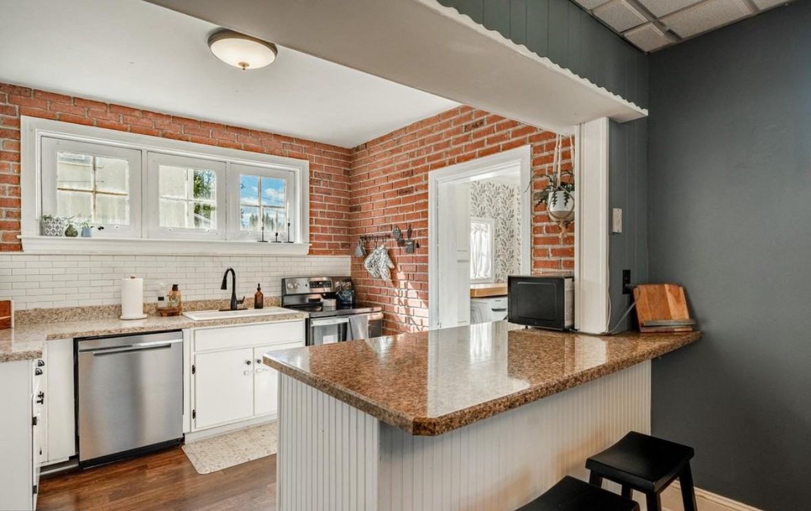 915 W Chester Pike #NA - Photo 4 of 12