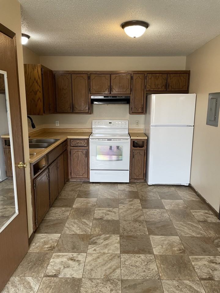 45 14th Ave Ne #3 - Photo 2 of 11