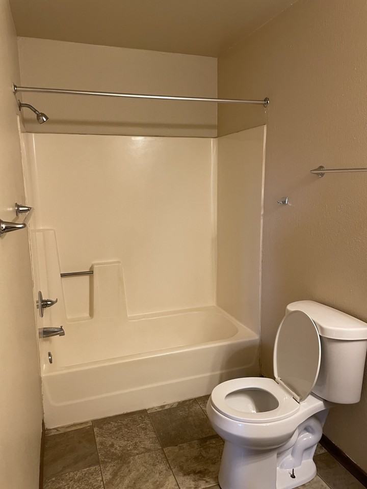 45 14th Ave Ne #3 - Photo 4 of 11