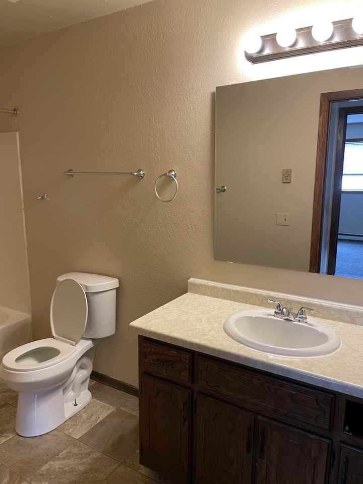 45 14th Ave Ne #3 - Photo 5 of 11