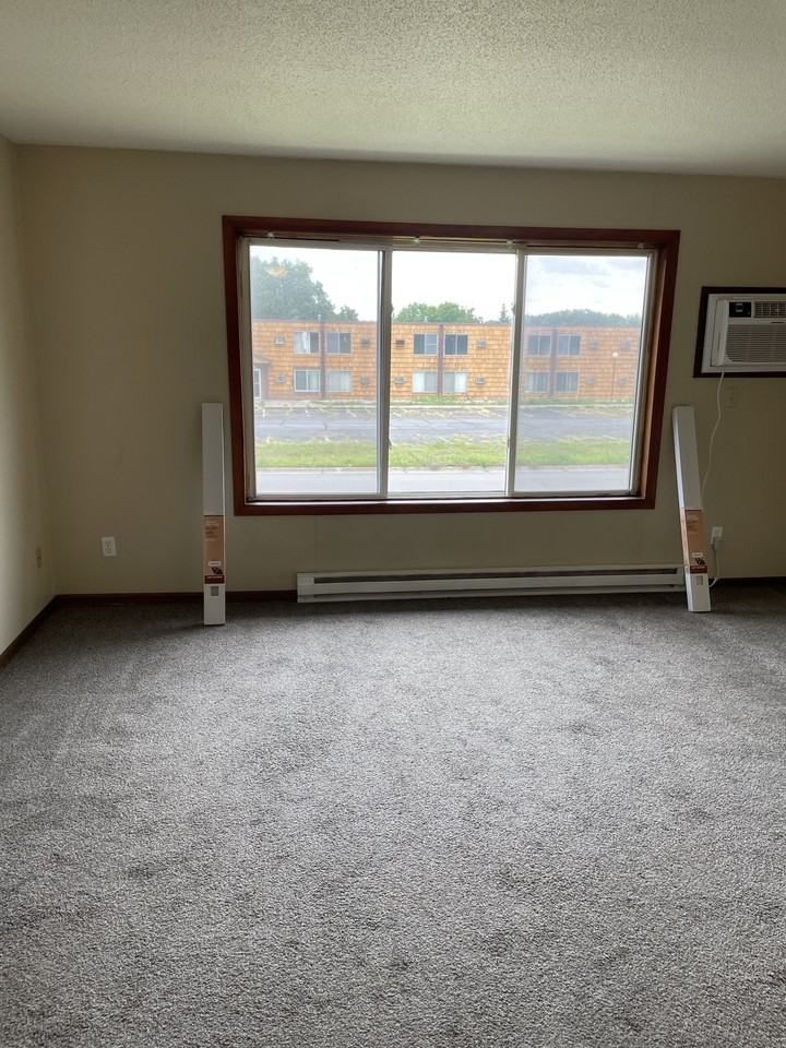 45 14th Ave Ne #3 - Photo 6 of 11