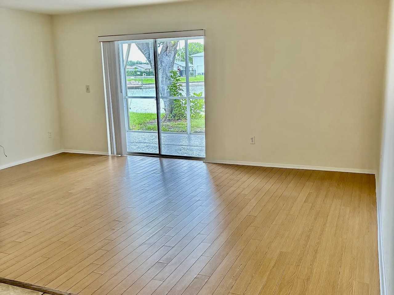 1259 Se 8th St #A - Photo 5 of 13