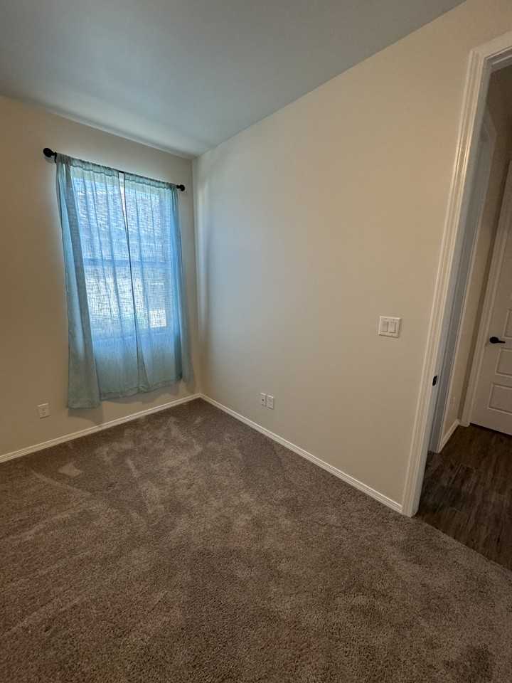 5208 Bullseye Rd Ne #NA - Photo 6 of 23