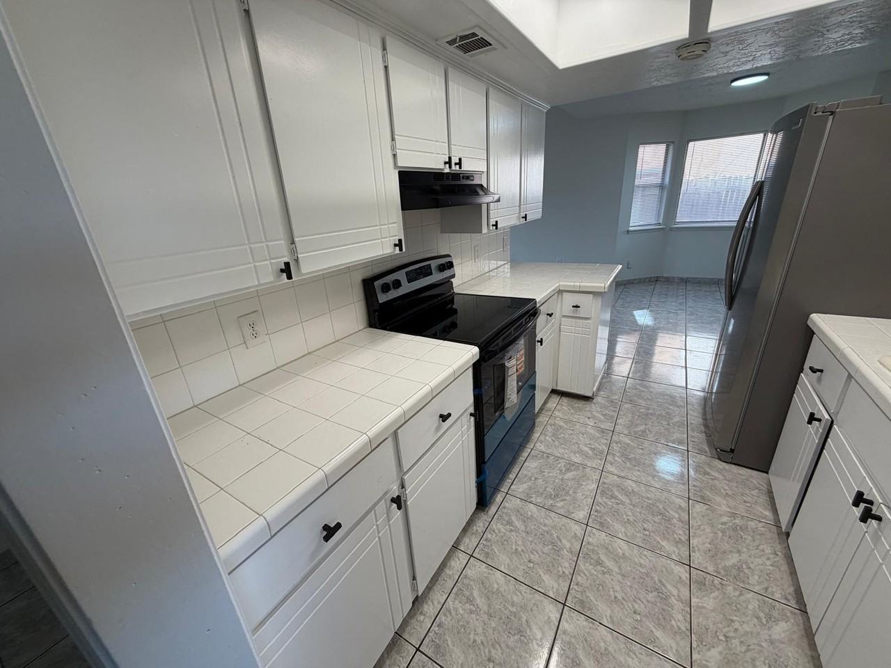 1411 Se Hillcrest Ave #NA - Photo 2 of 18