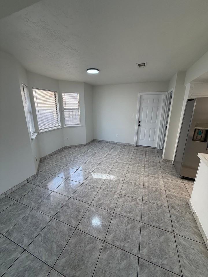 1411 Se Hillcrest Ave #NA - Photo 6 of 18