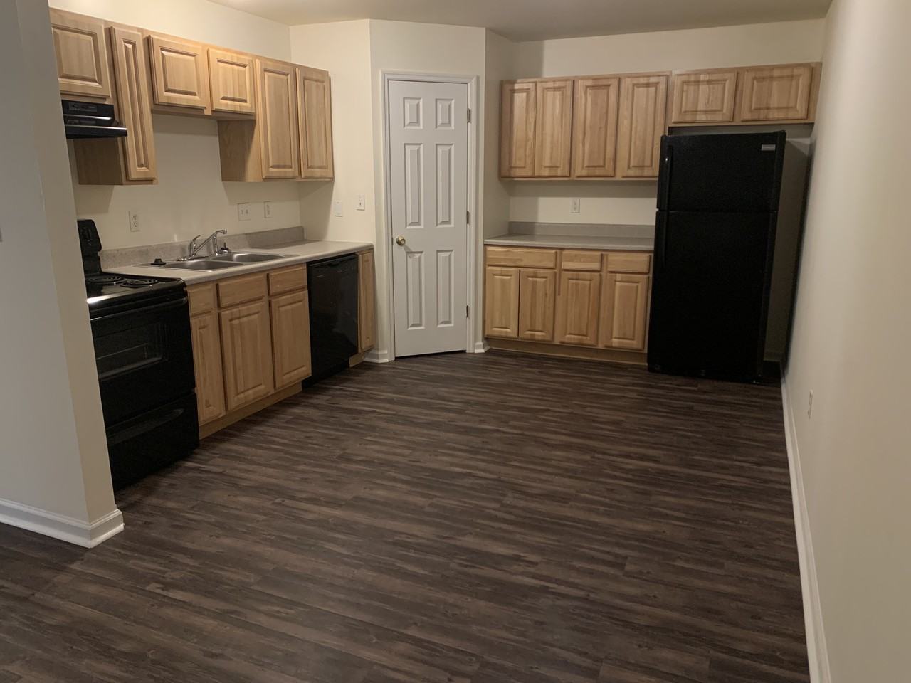 1535 W Pacific St #204 - Photo 2 of 3