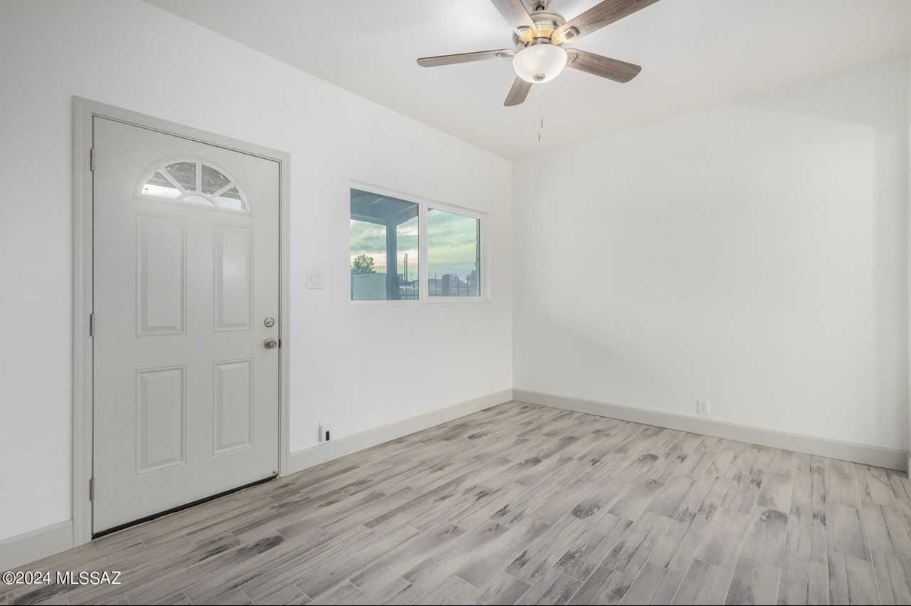 6824 S Burcham Ave #NA - Photo 4 of 20