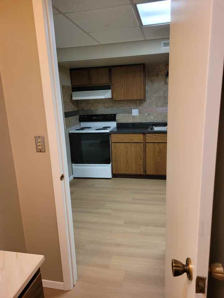 1190 Union St #B - Photo 6 of 18