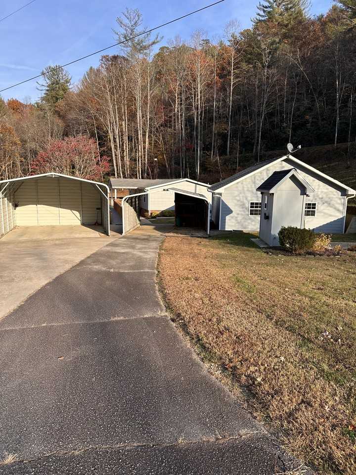 304 Carson Elliott Dr #NA - Photo 2 of 22