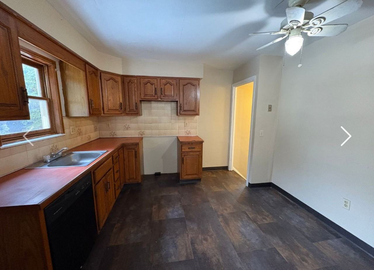 19400 Libby Rd - Photo 3 of 15