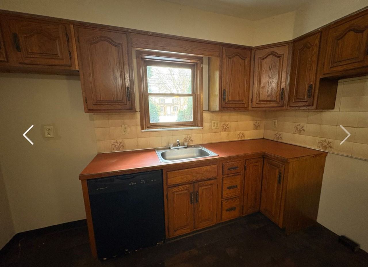 19400 Libby Rd - Photo 4 of 15