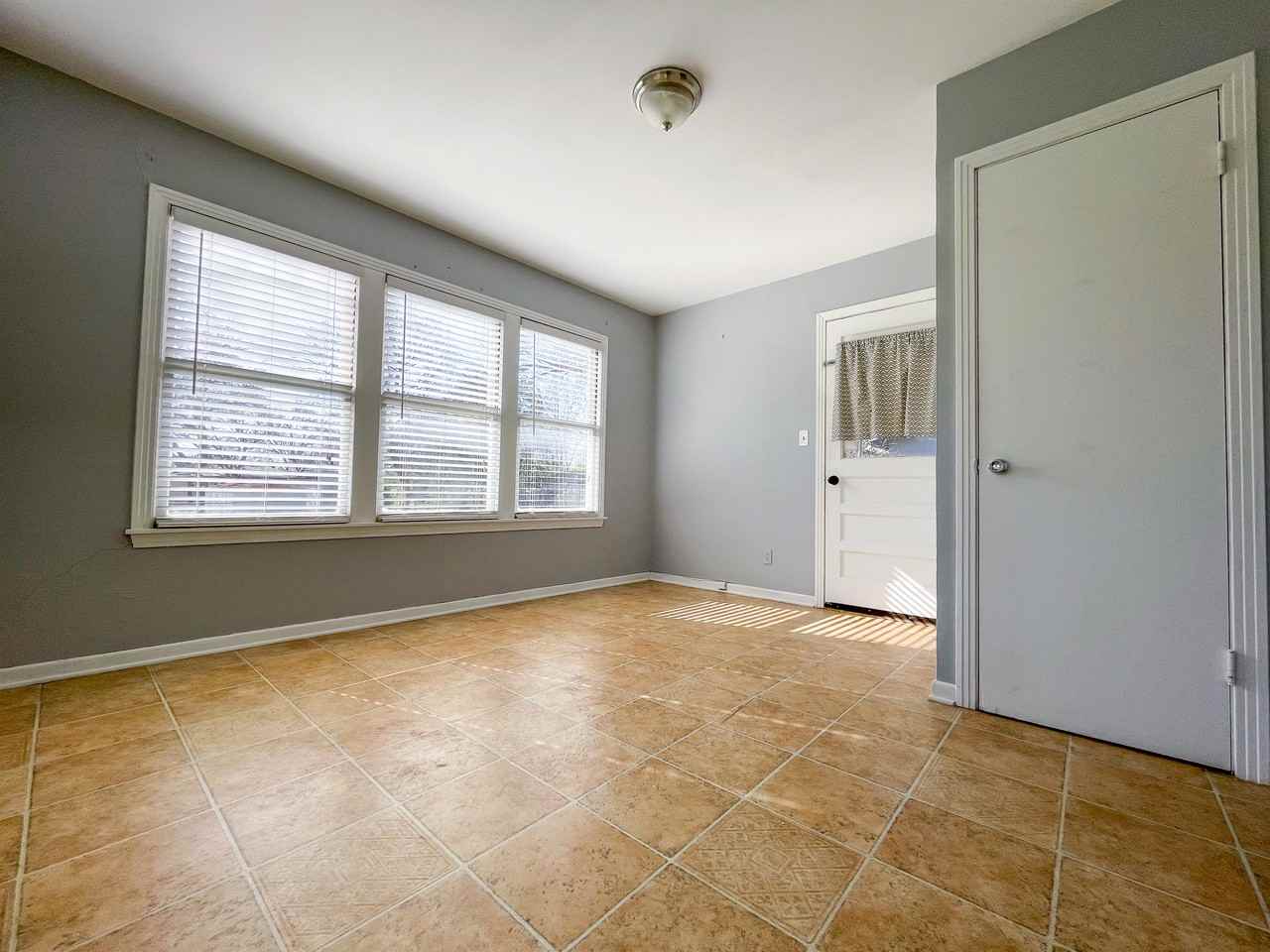 523 W Merriweather St #1 - Photo 7 of 17