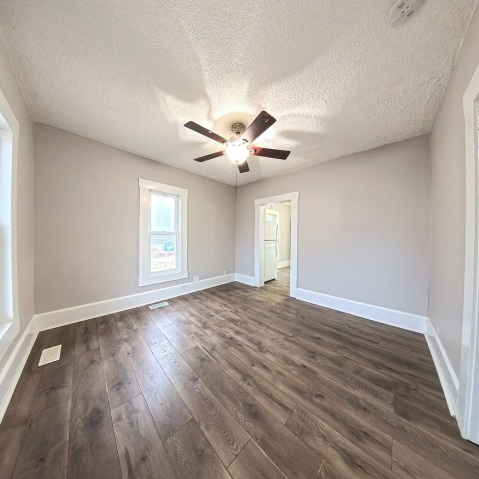 1110 Fremont St - Photo 2 of 13