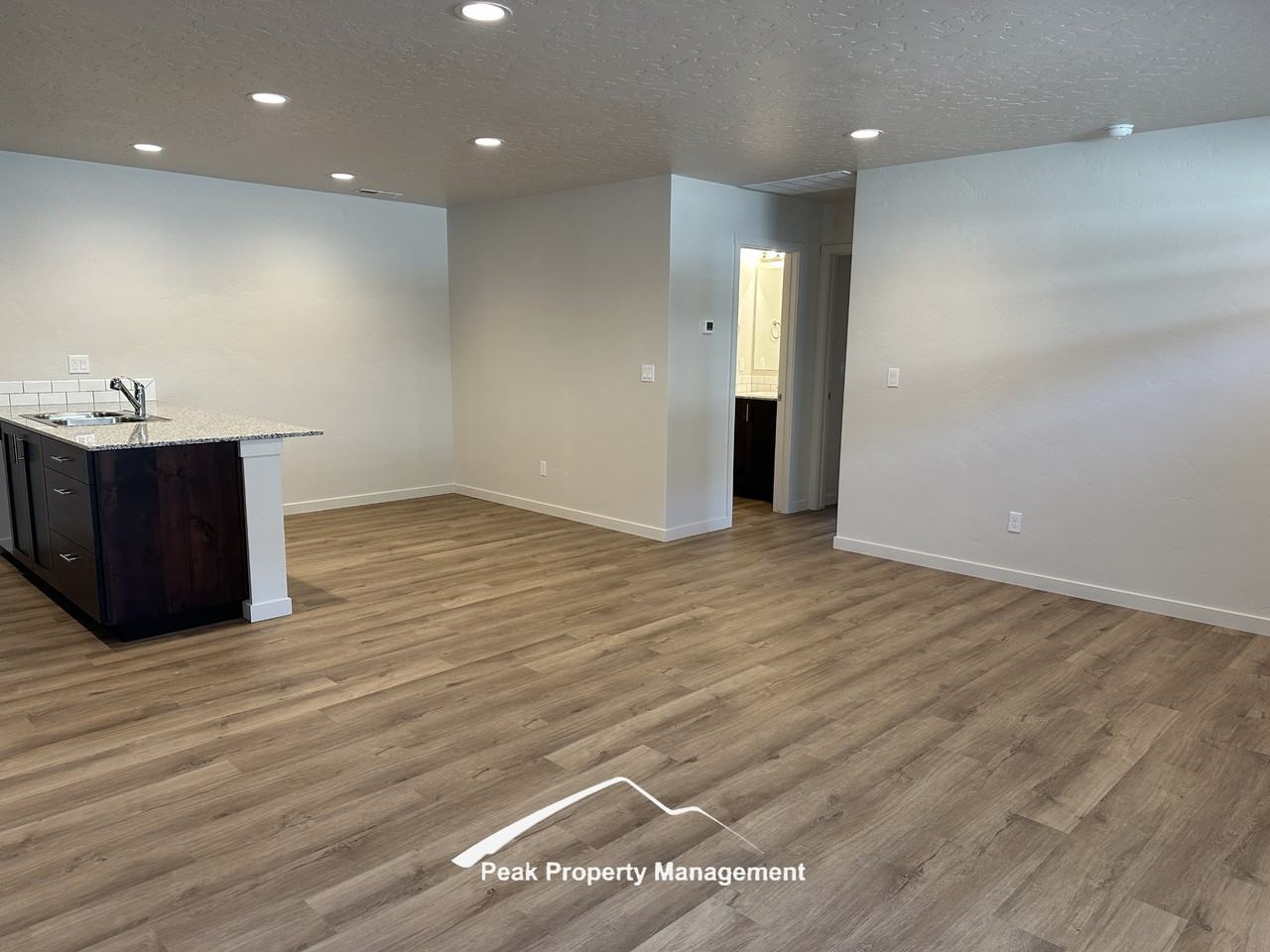 913 N Filly Ave #919 - Photo 2 of 14
