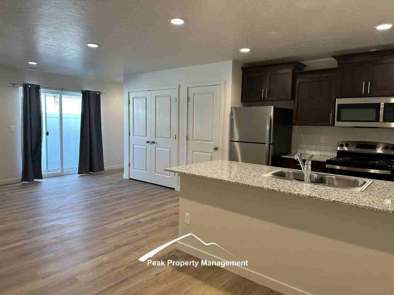 913 N Filly Ave #919 - Photo 6 of 14