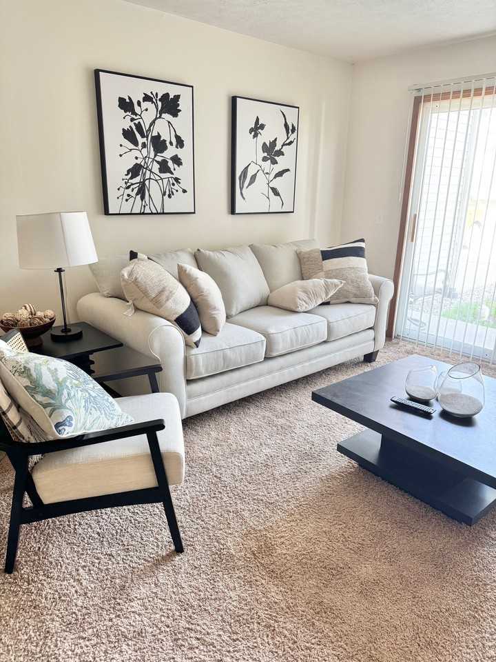 100 Raleigh Ct #210 - Photo 2 of 10