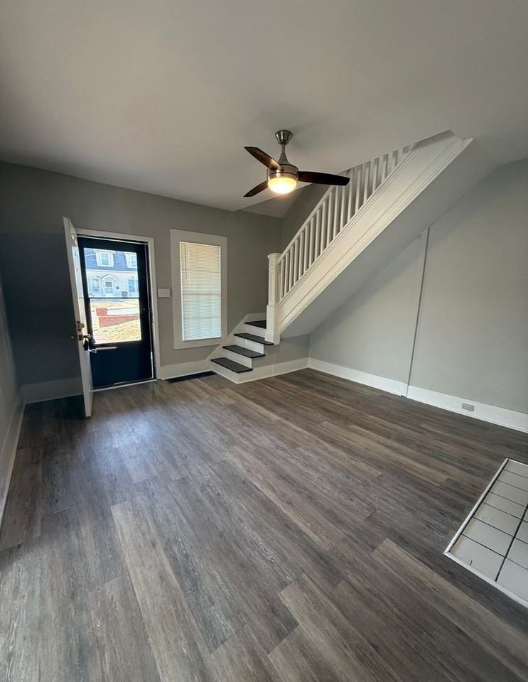 1433 W 4th St - Photo 5 of 13