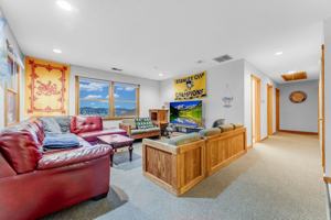 featured image of 415 Sharon Ave