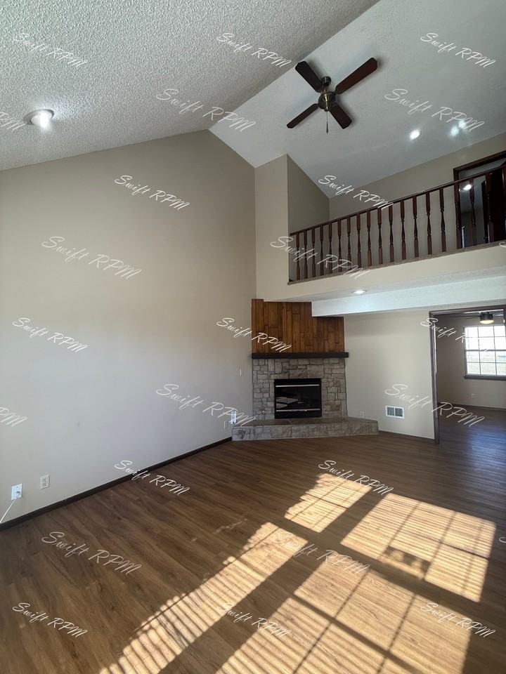 6704 W 150th St #1 - Photo 2 of 18