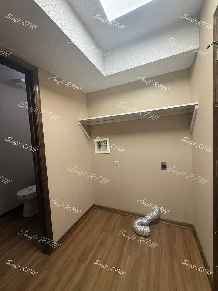 6704 W 150th St #1 - Photo 6 of 18