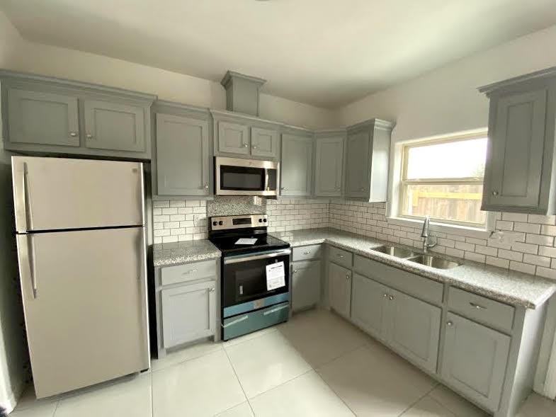 1920 Bahamas Dr #1 - Photo 7 of 10