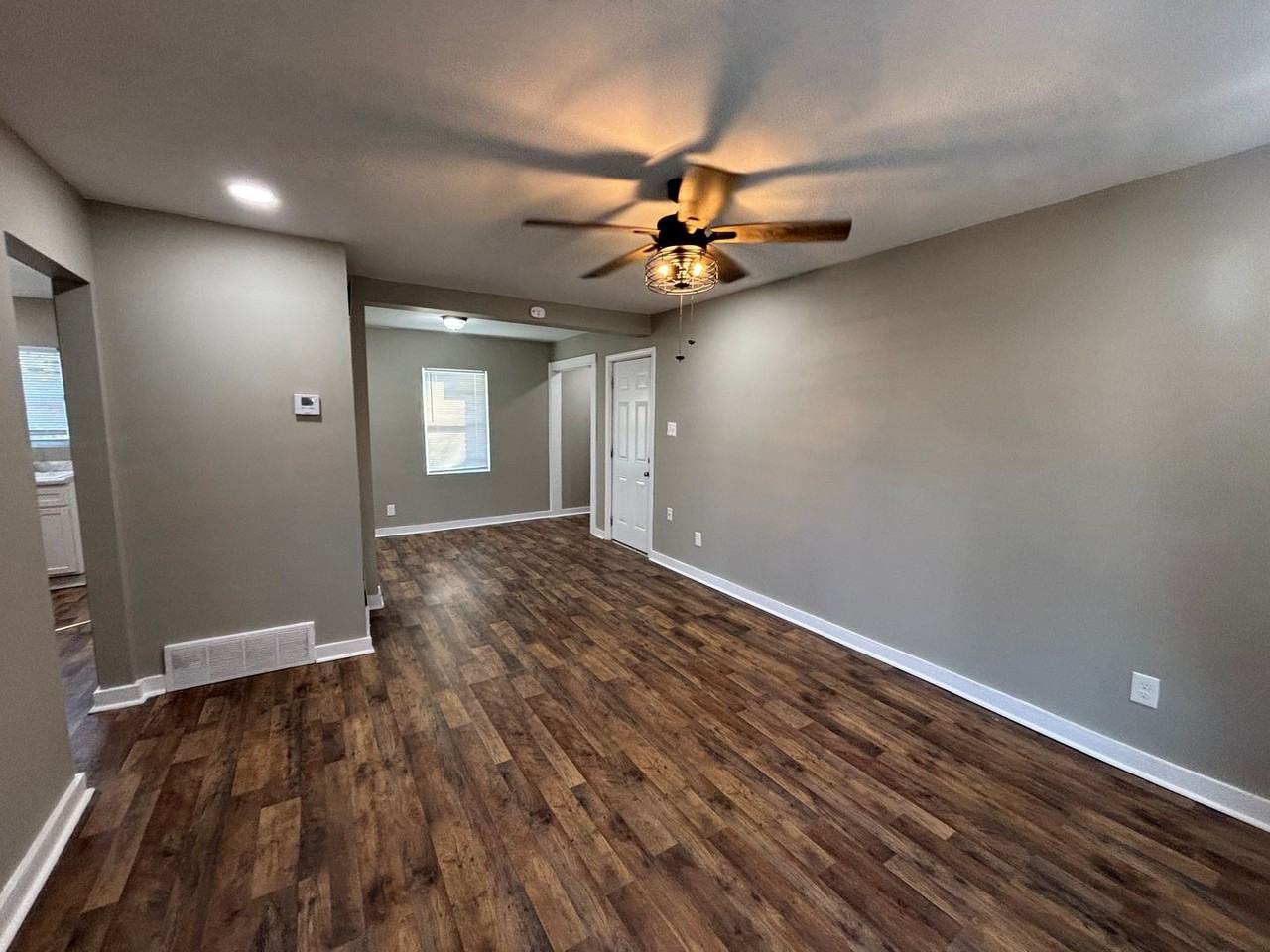 3546 Debby Dr - Photo 7 of 38