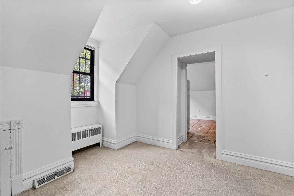 6327 Howe St #4 - Photo 6 of 17