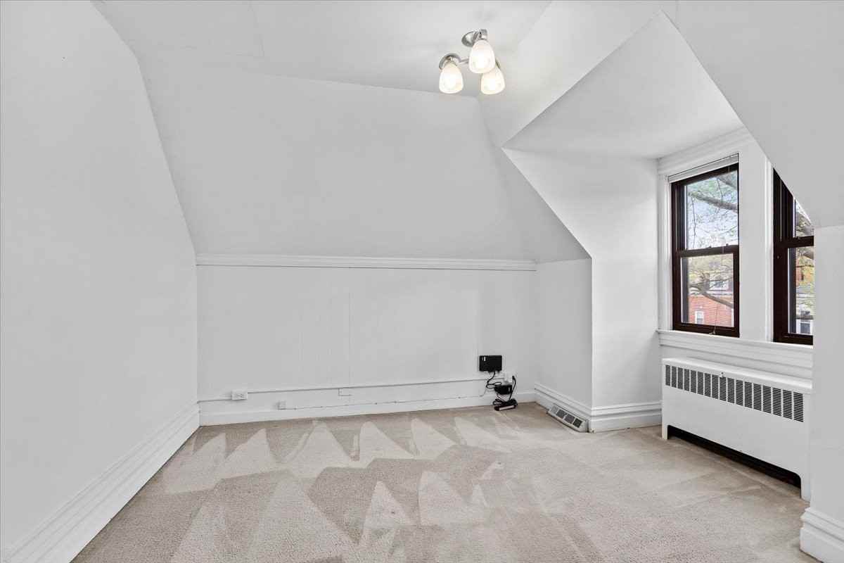 6327 Howe St #4 - Photo 7 of 17