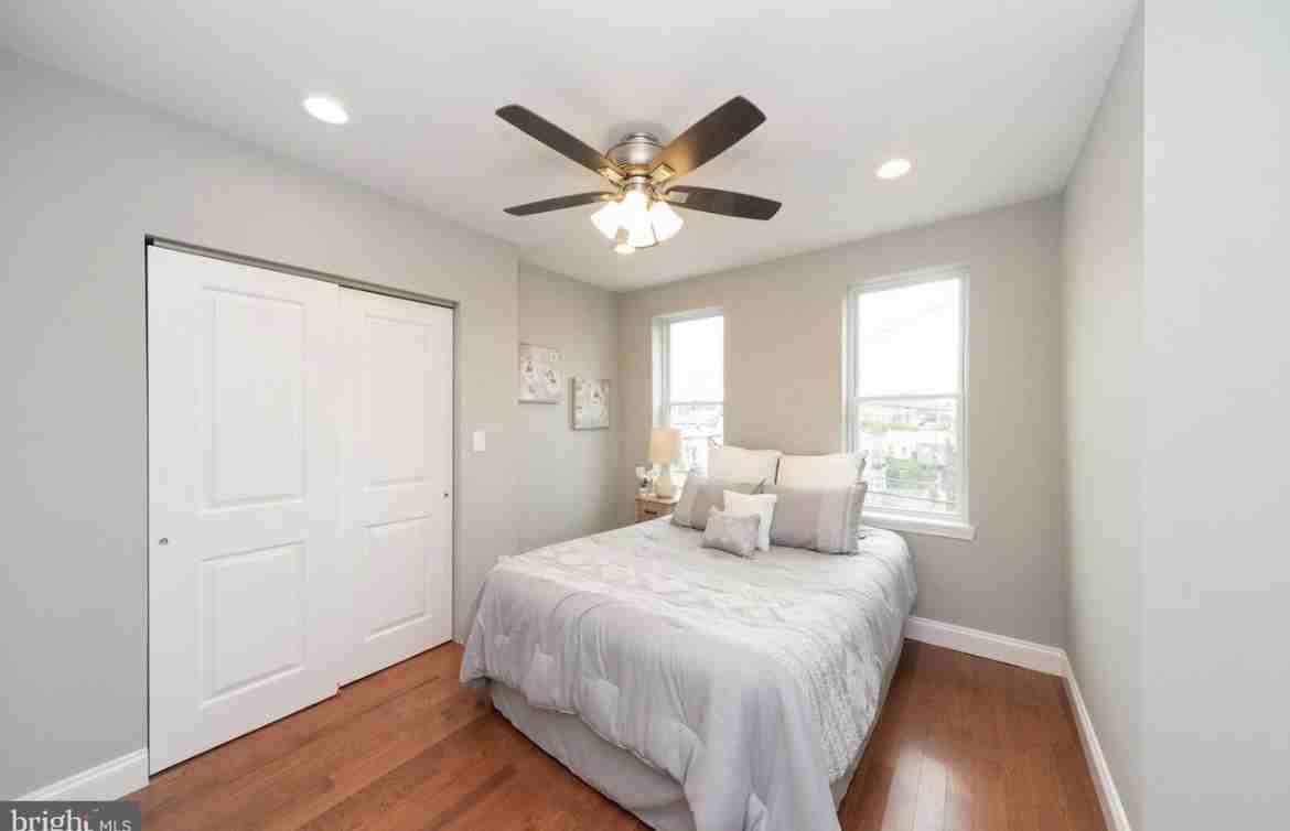 41X N Linwood Ave - Photo 2 of 7