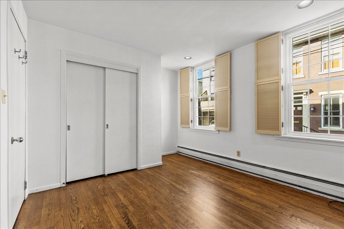 6421 Howe St #1 - Photo 6 of 20