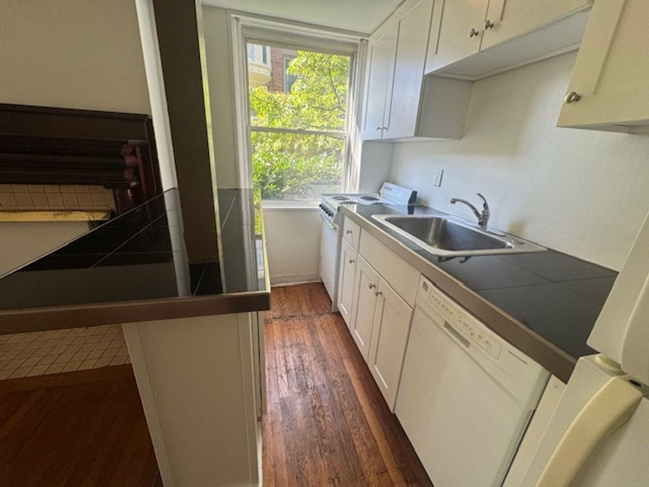 336 S. Graham Street - Photo 6 of 20