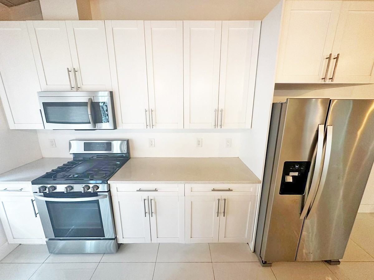 1207 N 15th Ct #1207 - Photo 3 of 28