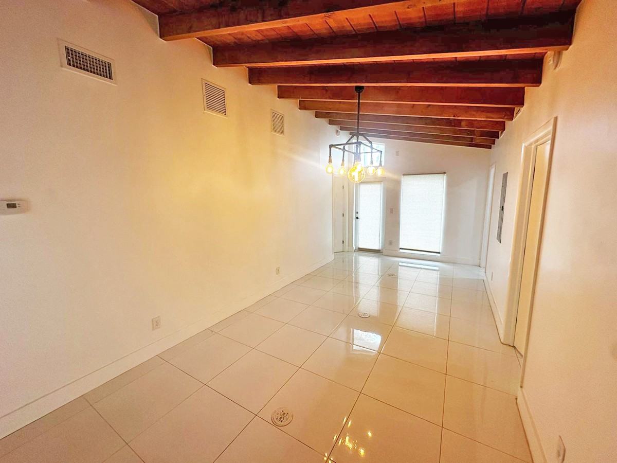 1207 N 15th Ct #1207 - Photo 5 of 28