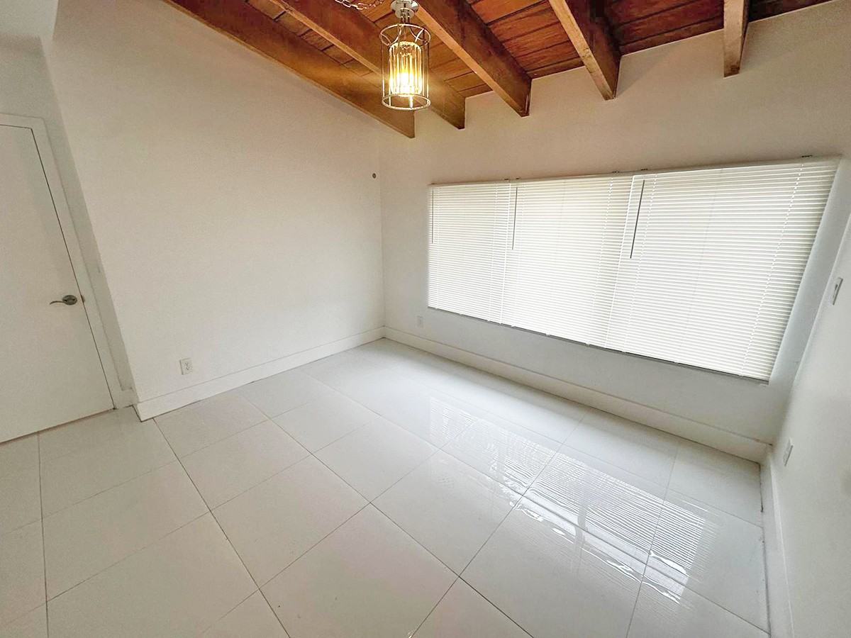 1207 N 15th Ct #1207 - Photo 6 of 28