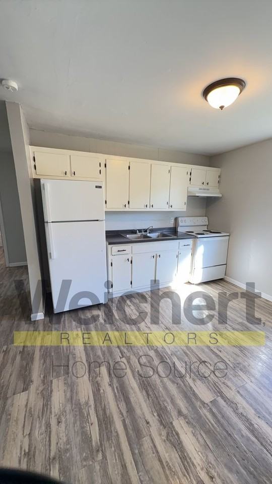 A&R Lake Street Apartments - Photo 5 of 9