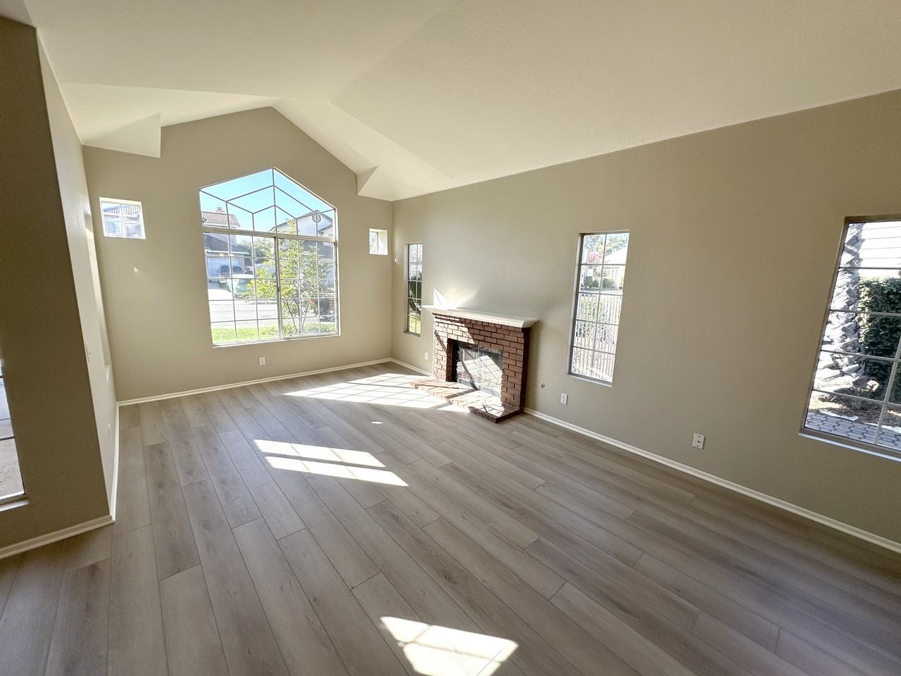 19932 Nipoma Ct #1 - Photo 4 of 23