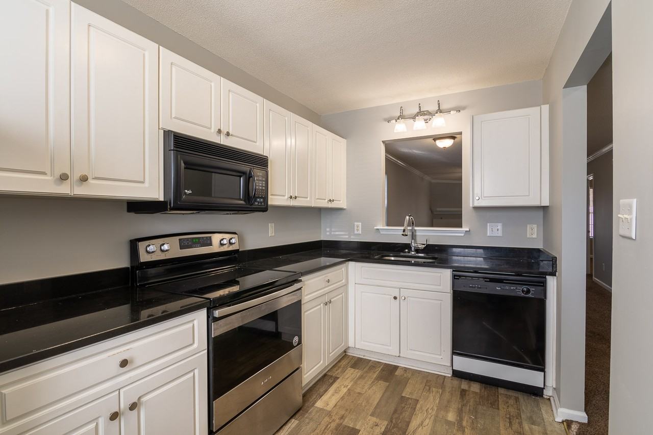 4711 Brookwood Ln #1 - Photo 4 of 17