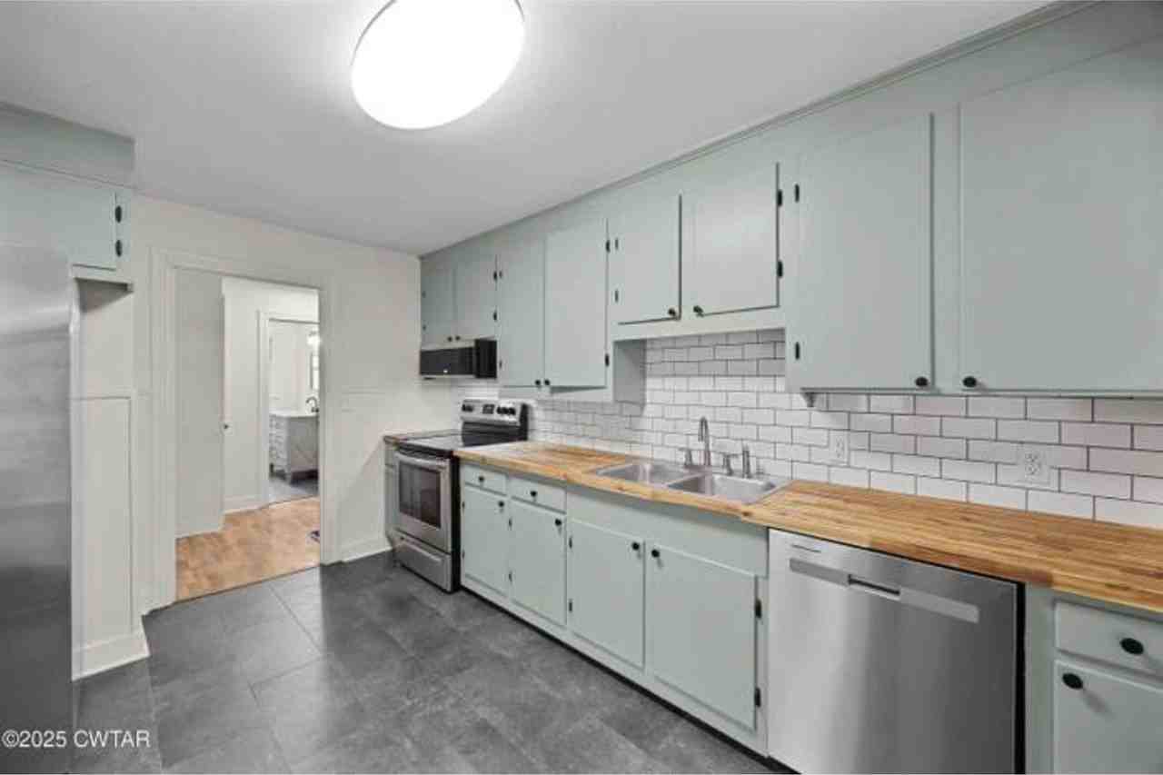 2963 N Highland Ave - Photo 7 of 20