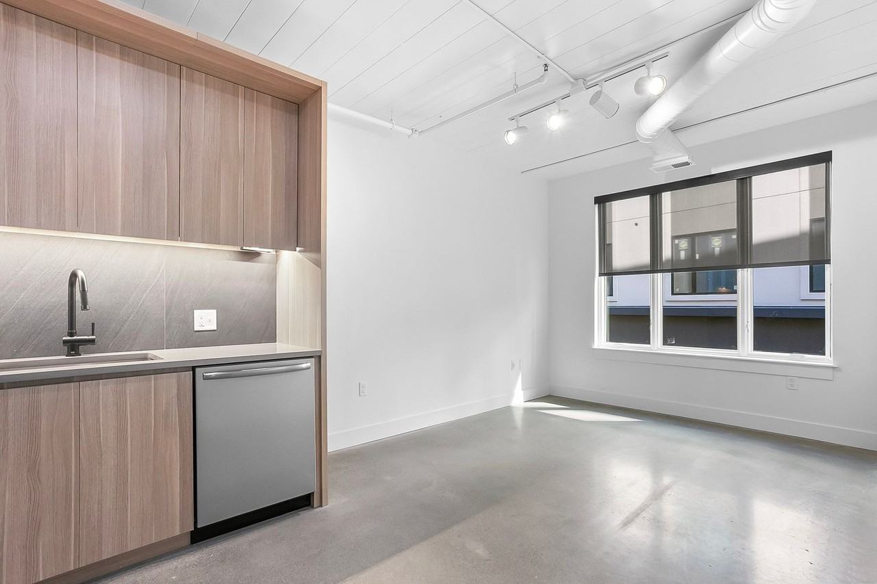 The Brit Apartments - Photo 6 of 20