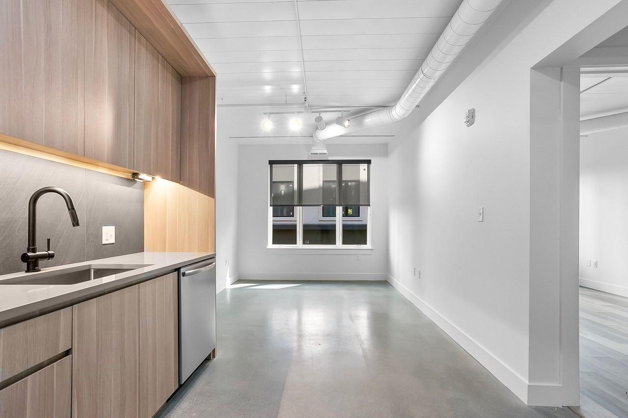 The Brit Apartments - Photo 7 of 20