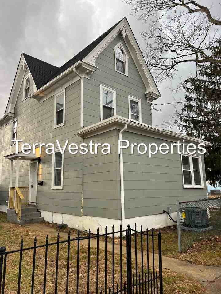 601 E Mulberry St, Millville, NJ 08332 - Photo 7 of 21